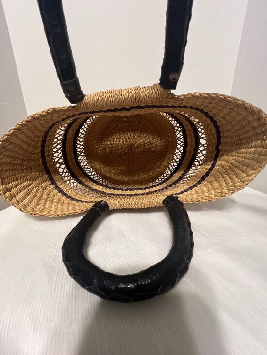 Handcrafted "Lacework Wing Shopper" Bolga Basket - Picture 8 of 15